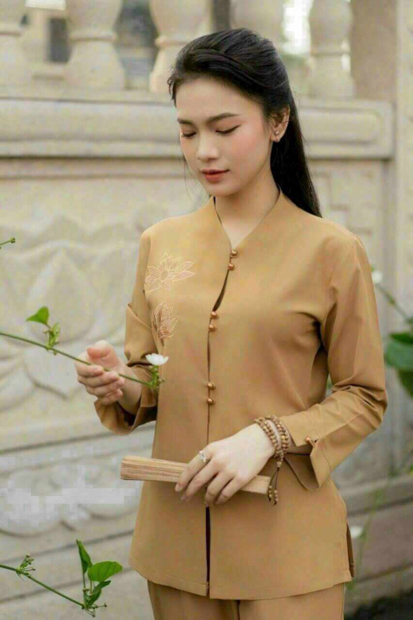 Bộ quần áo đi lễ chùa, áo lam đi chùa, trang phục đi chùa nữ, vải kate silk, bộ áo cổ giọt nước thêu 2 bông hoa sen, màu trắng, nâu, be, lam, size S M L XL