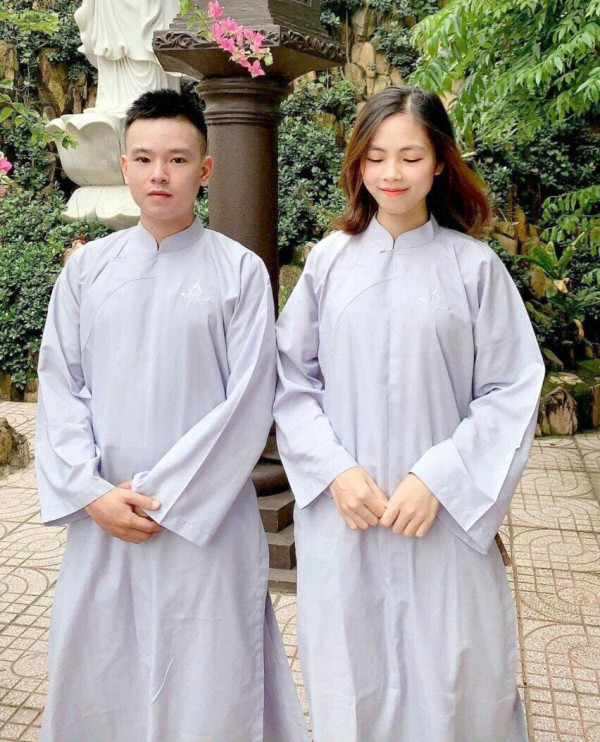 Áo Tràng Cổ Tàu Thêu Chữ Tâm – Áo Phật Tử Đi Chùa, Tụng Kinh, Ngồi Thiền (Kate Silk, Lam, Đủ Size)