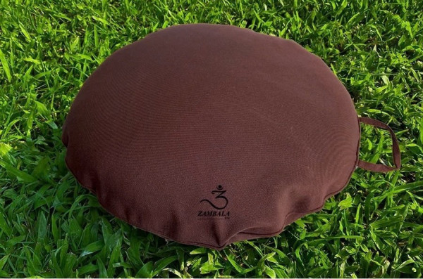 Đệm ngồi thiền hình tròn dẹt, ruột vỏ đỗ xanh, size 40x7 cm, màu nâu, vải thô, đô hỗ trợ đấc lực tư thế kiết tường
