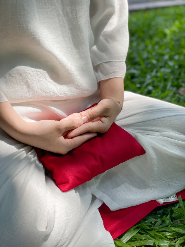 NGỒI THIỀN ĐÚNG CÁCH – SỨC MẠNH TỪ CHIẾC ĐỆM VỮNG CHẮC