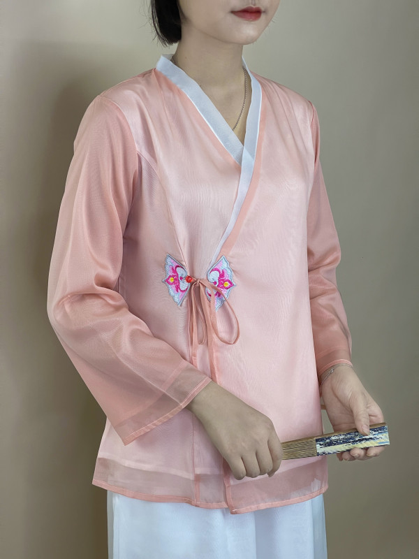 Đi chùa mặc màu gì? Gợi ý màu sắc trang phục trang nghiêm và thanh lịch
