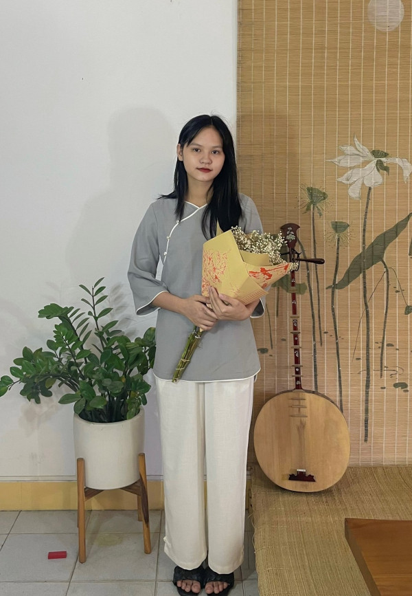 Pháp phục nữ nên mua loại nào?
