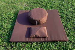 Trọn bộ bồ đoàn tọa cụ phẳng, trụ trung 30x10cm, vải nâu thô - phù hợp với đạo tràng và chùa, loại phổ thông